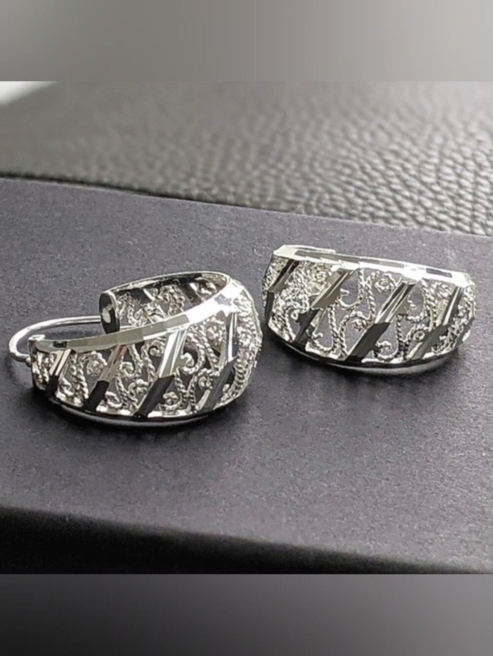 Vintage 925 Silver Openwork Filigree Wide Tapered Hoop Earrings NOS